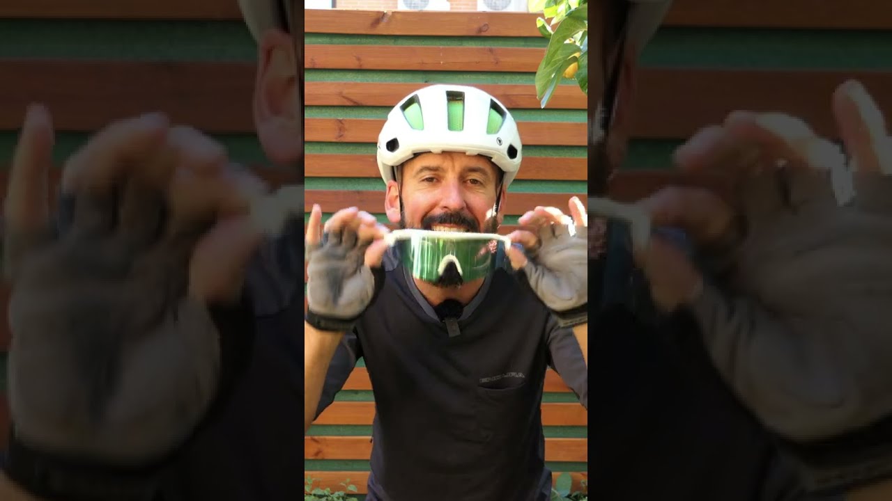 GAFAS CICLISMO... Llevarlas por fuera o por dentro?... 😎🧐 Son demasiado GRANDES?...