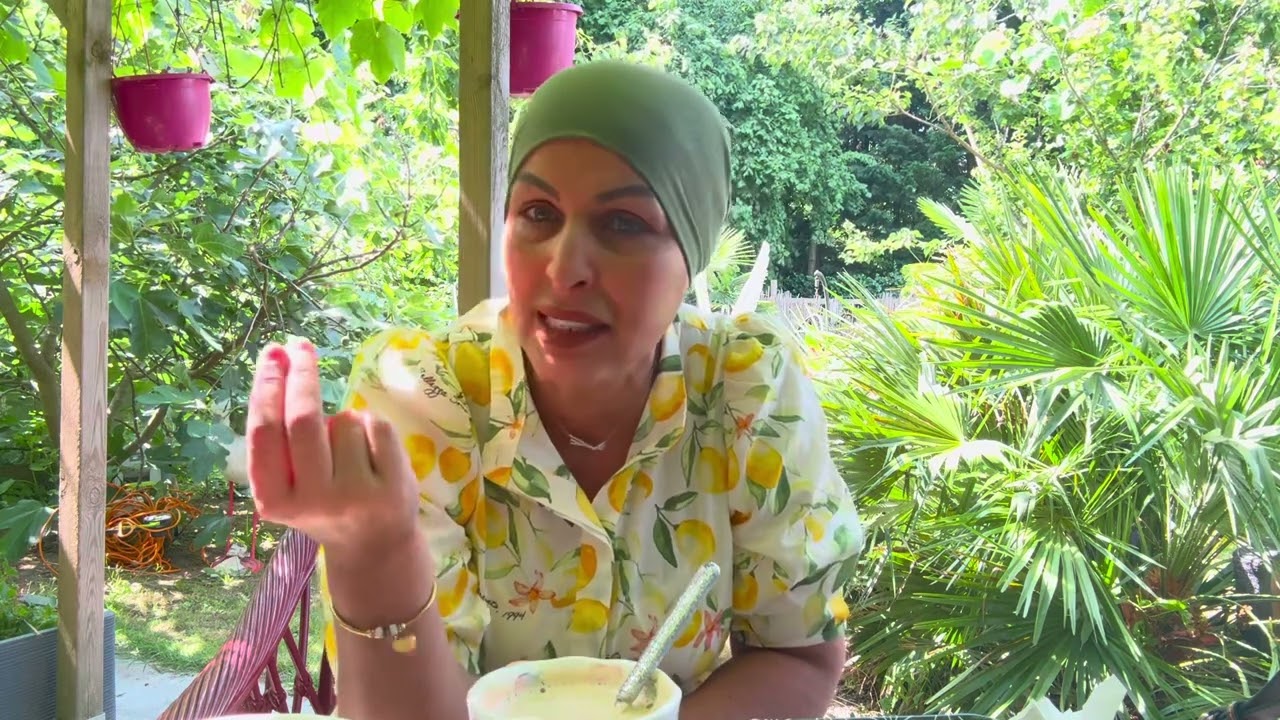 عيطتلي اختي تع ‏إسبانيا  خلعتني واش قلتلي😭😭شعل غاضتني ربي يصبرها😭😭