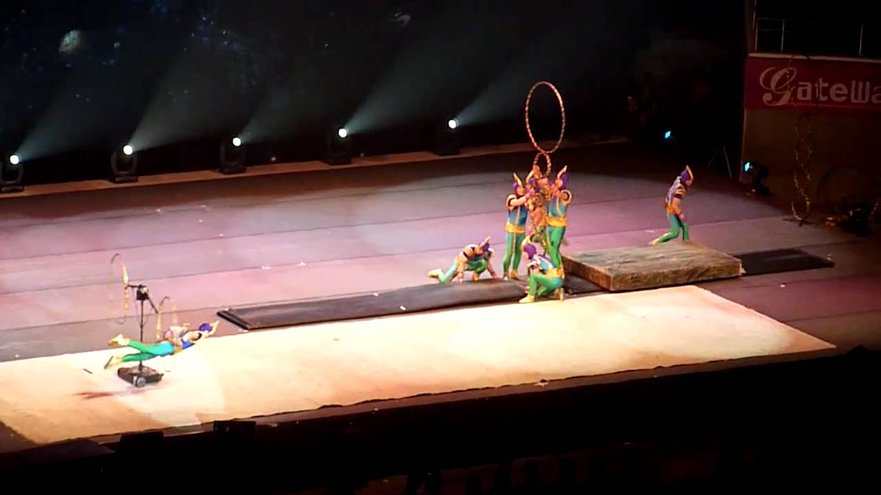 China National Acrobatics Troupe - Ring Stunt Galore Boom Boom Ley
