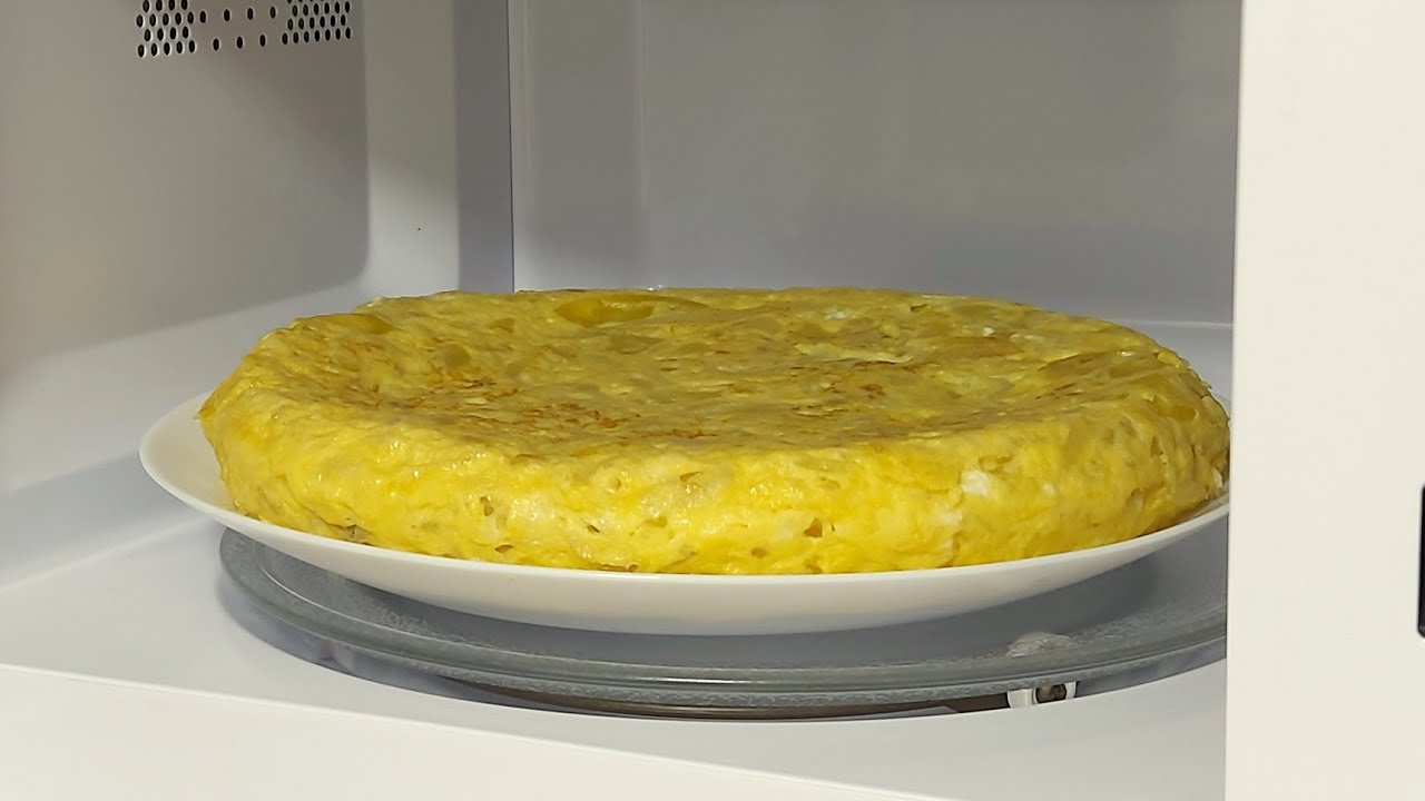 🥚🥔 TORTILLA DE PATATAS LIGERA AL MICROONDAS🔌AHORRANDO ACEITE Y CALORÍAS // BEATRIZ COCINA