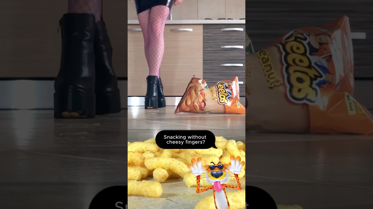 Горошек против армии Cheetos! Еда под ботинками! Удовлетворение! ASMR