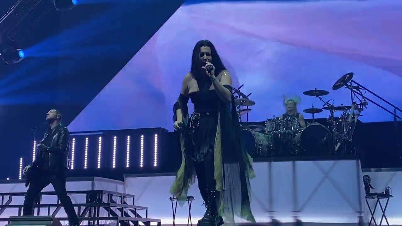 Evanescence - Going under live HD Paris France 27/11/22 vue fosse, from the pit