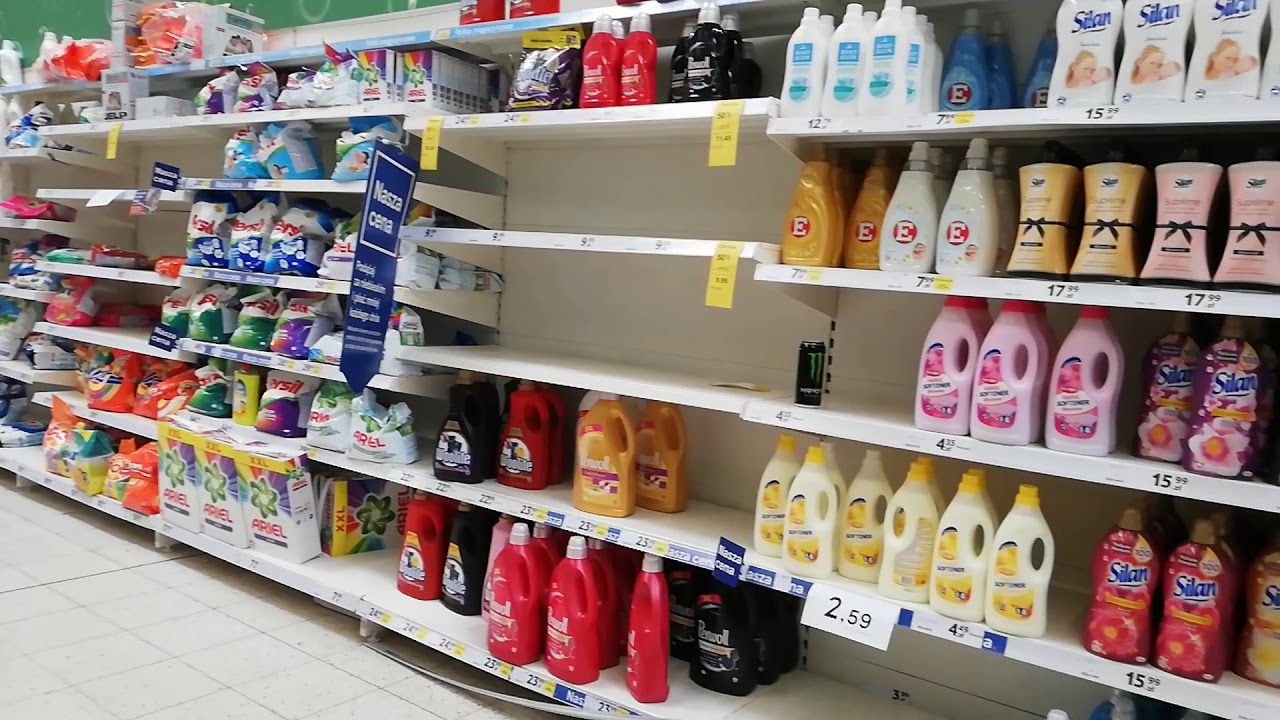 Puste półki w hipermarkecie Tesco Gdańsk Chełm. Tesco na gdańskim Chełmie