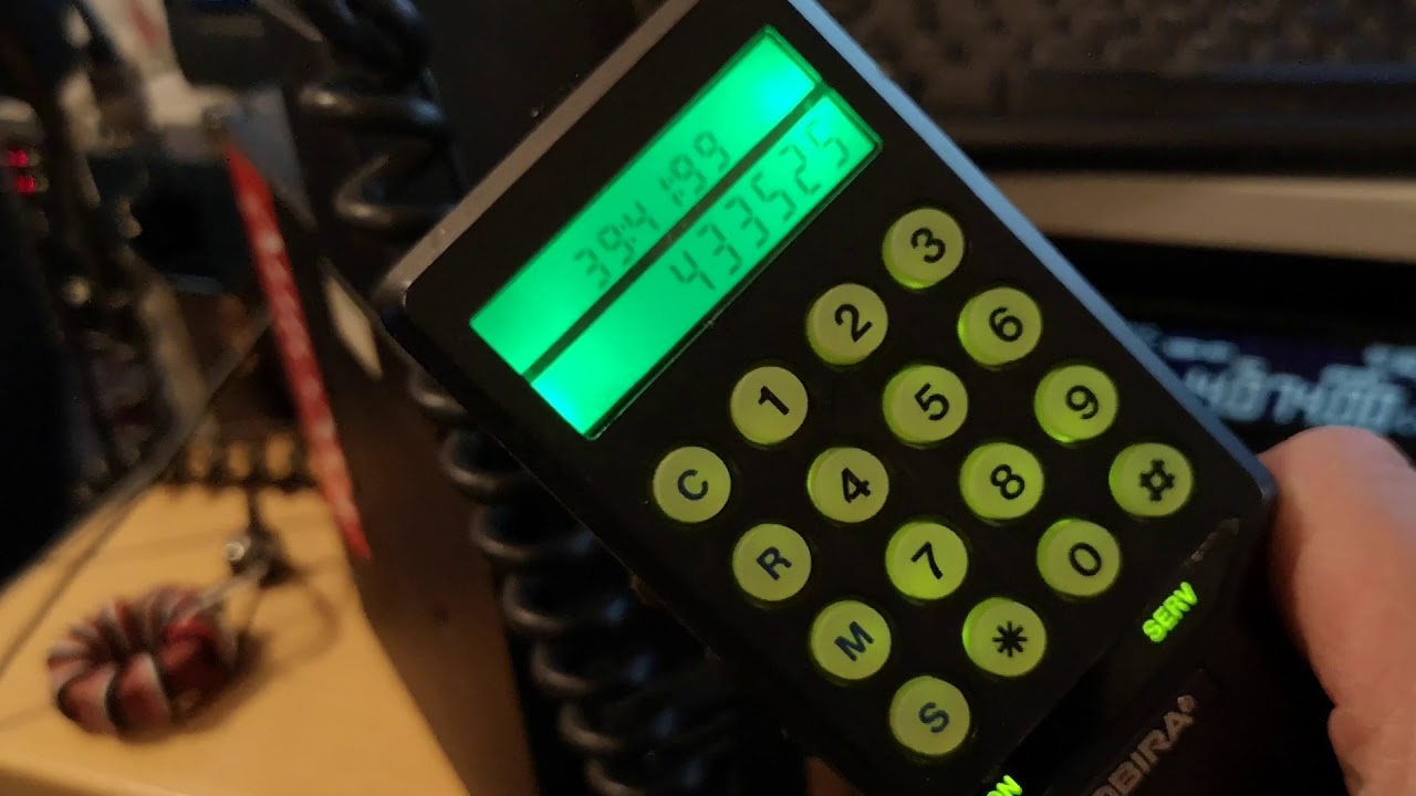 Old Mobira mobilephone modified to 70cm amateur-radio band.