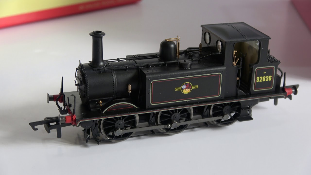 HORNBY 2019 TERRIER AIX REVIEW OO Gauge  32636 late BR R3768