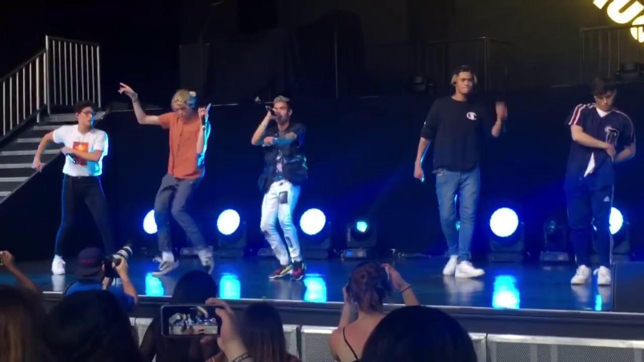 JELLO - PRETTYMUCH (live)