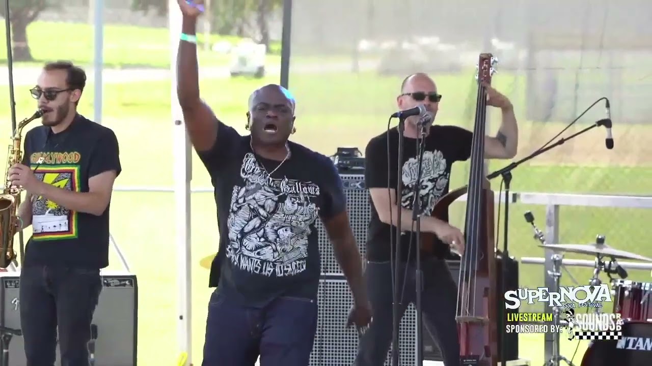 Mephiskapheles performing their classic Saba at Supernova in 2021