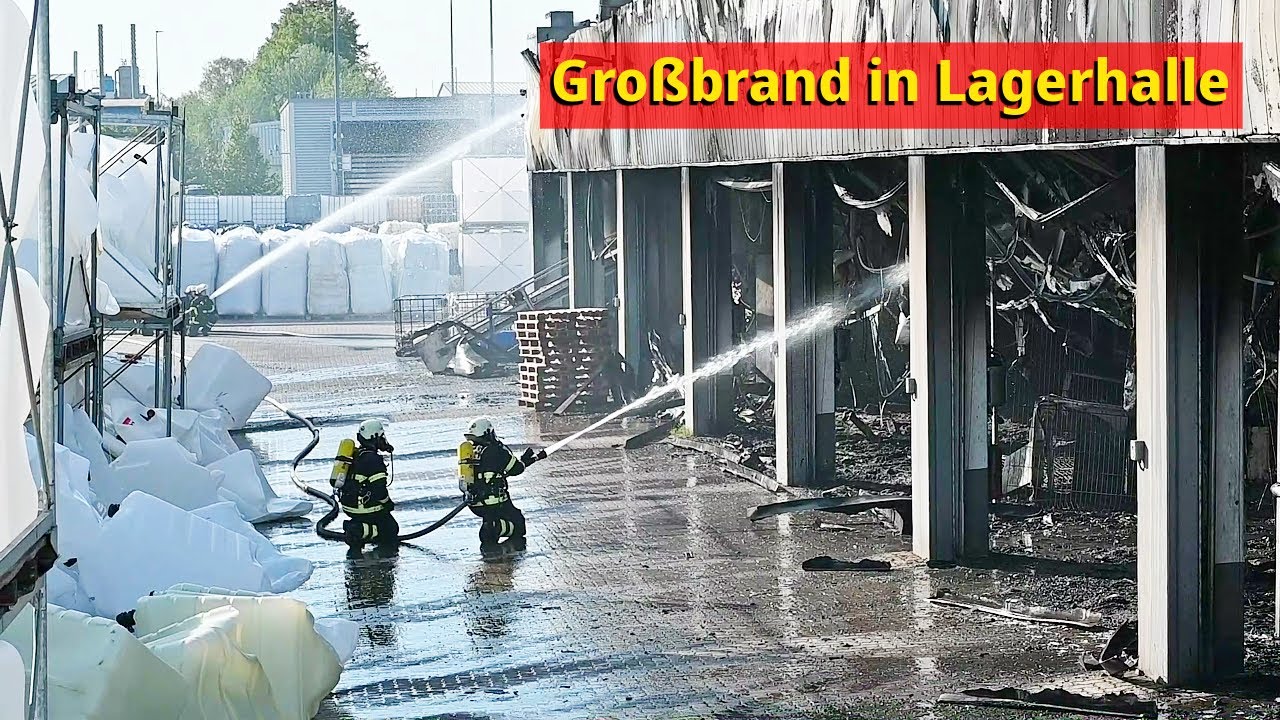 Großbrand in Lagerhalle