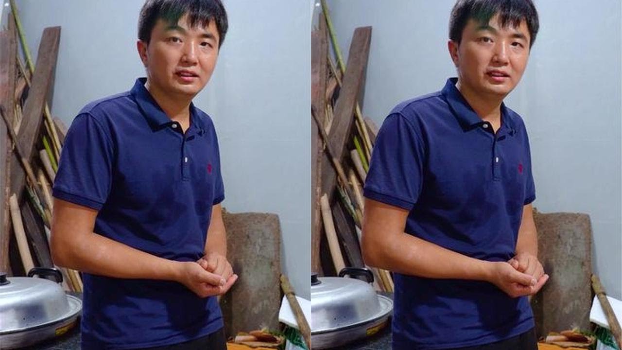 五叔说蹲着上厕所很困难，媳妇提议家里改装马桶，徐三娃欣然同意 #徐三娃 #媳妇 #抄手 #马桶 #我的乡村生活