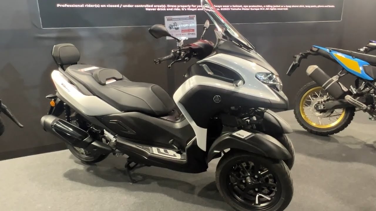 New Yamaha Tricity 300 (2026) &ndash; The Car License Commuter! | 28 HP Moto Passion 2026 Walkaround