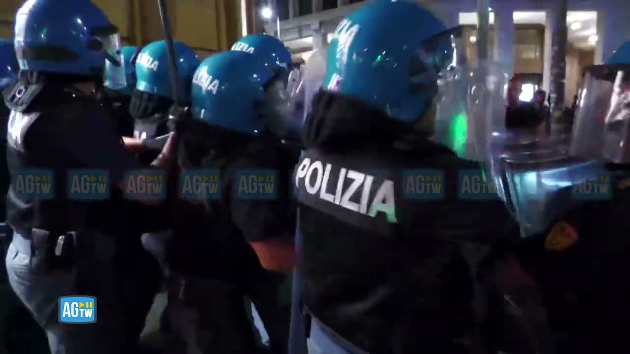 Meloni a Palermo, scontri tra polizia e contestatori: un ragazzo fermato