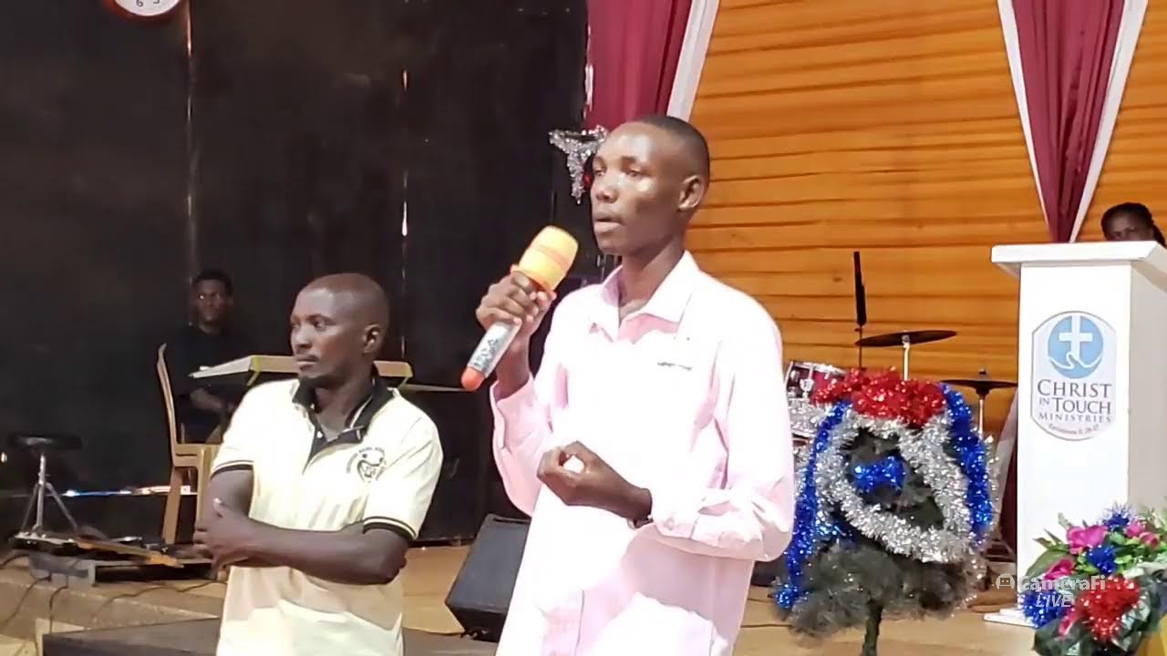 PRAISE AND WORSHIP MOMENT