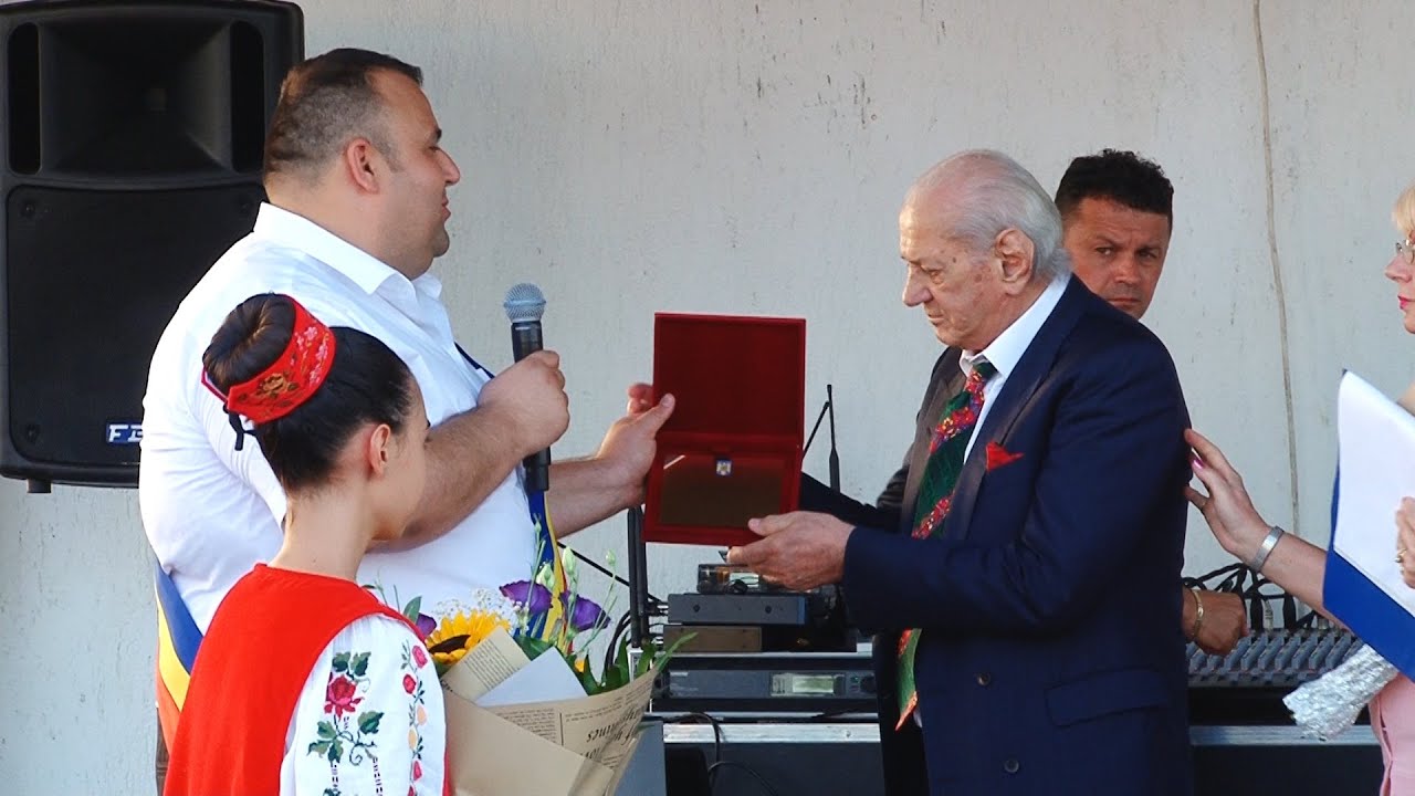 Maestrul Gheorghe Zamfir, alături de Marius Leau și Efta Botoca, cetățeni de onoare ai comunei Jebel