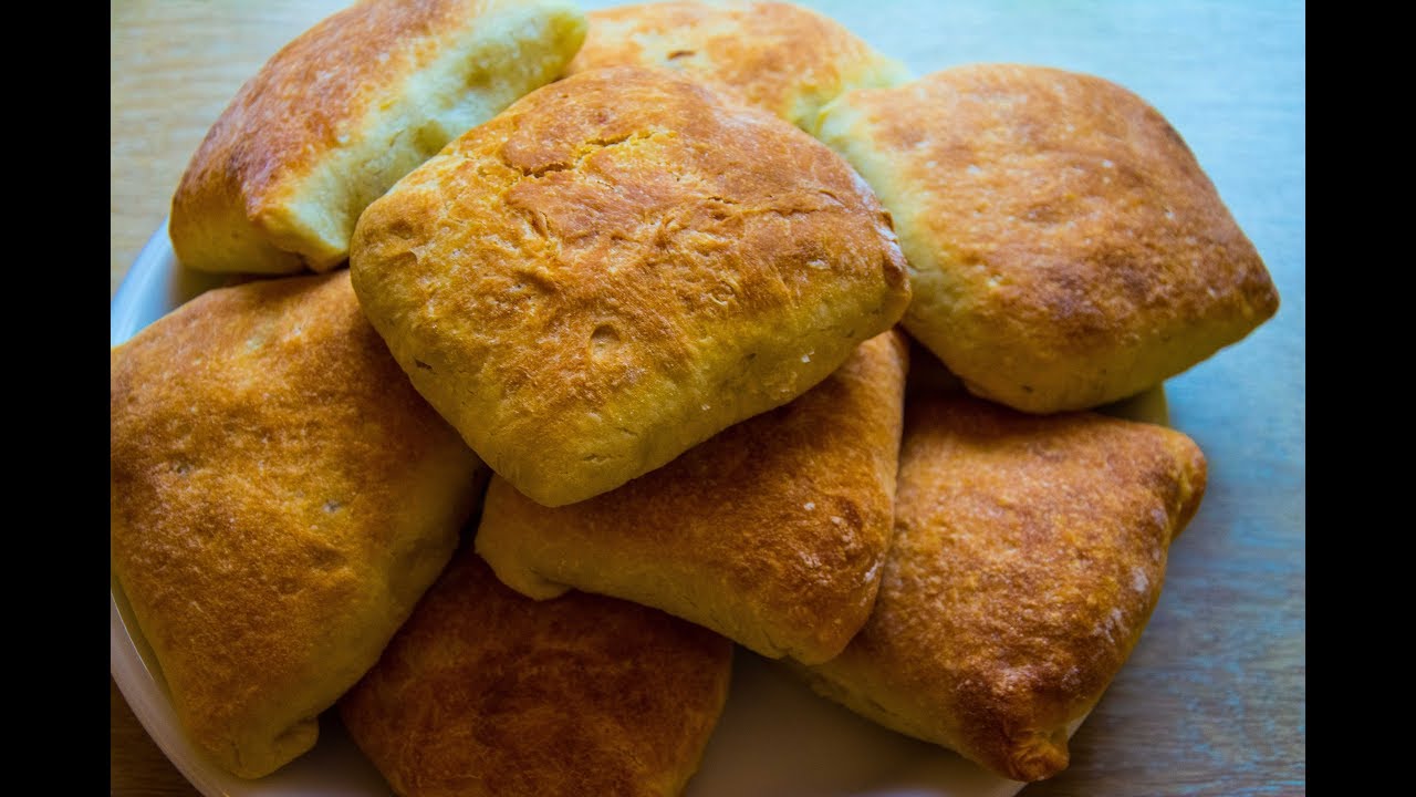 Пирошки с начинкой из капусты и квашеной капусты / капуста