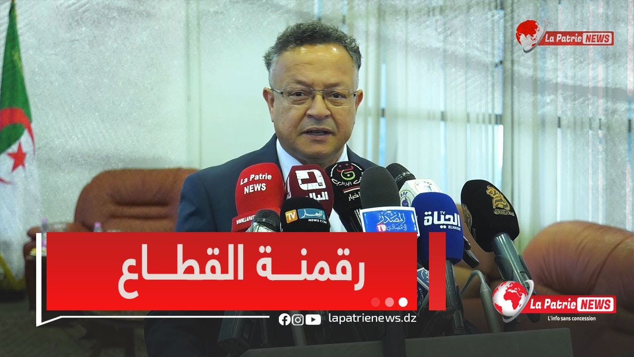 وزير التعليم العالي والبحث العلمي كمال بداري.. 