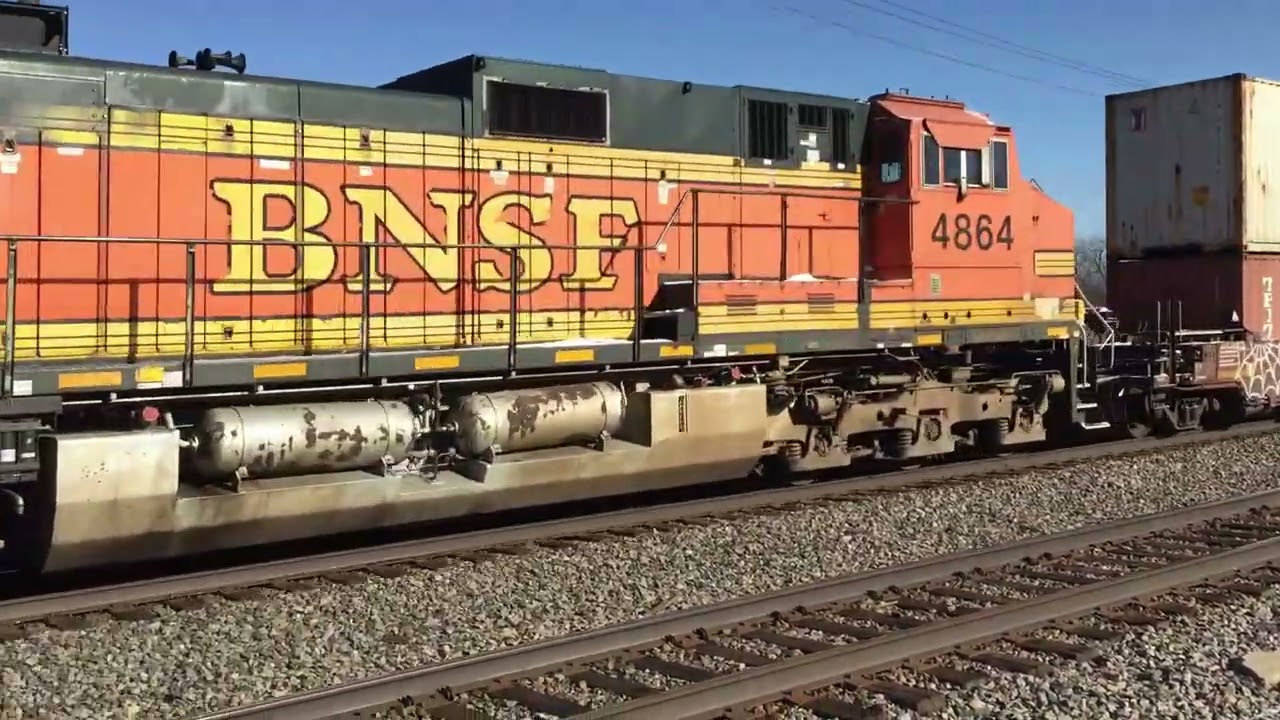 A Very Cold Day on the BNSF Chillicothe Sub Chillicothe, IL 01/23/22 (1/2)