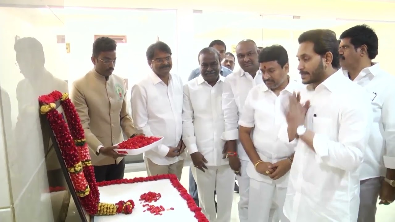 AP CM YS Jagan paid homage to Amarajeevi Potti Sriramulu at Secretariat on  his birth anniversary