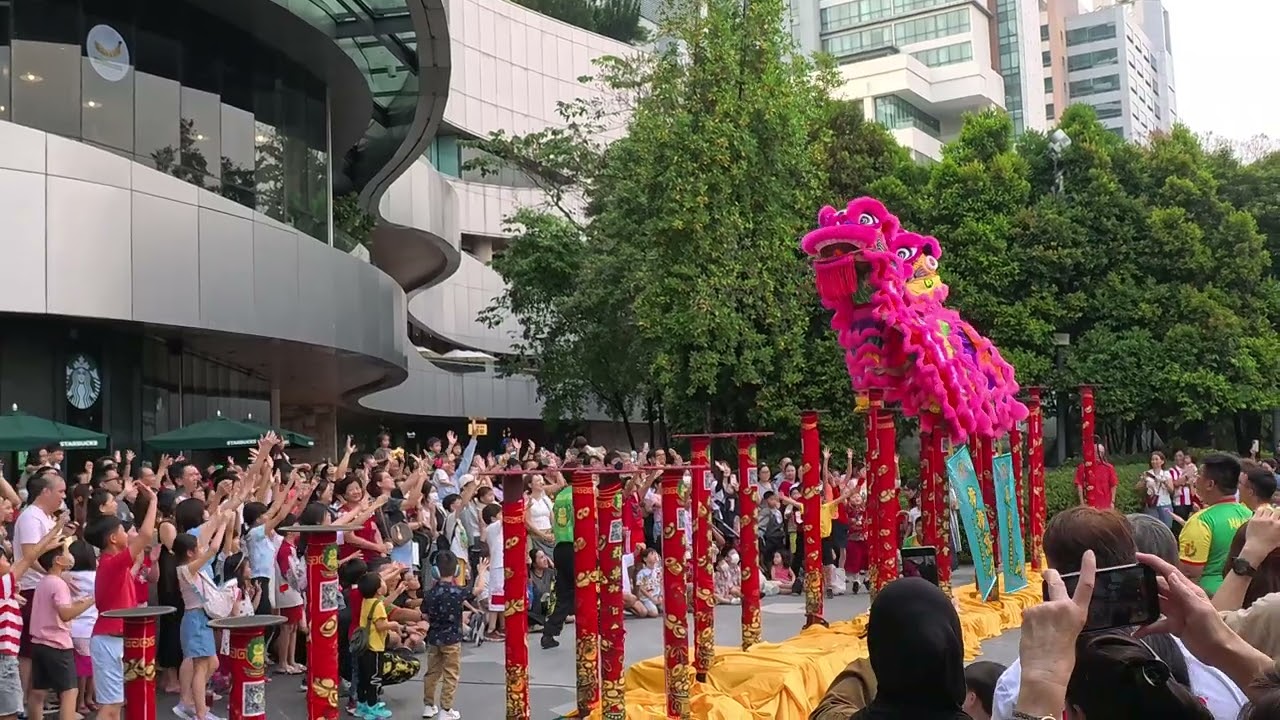 舞狮 The Starling Mall Damansara Uptown