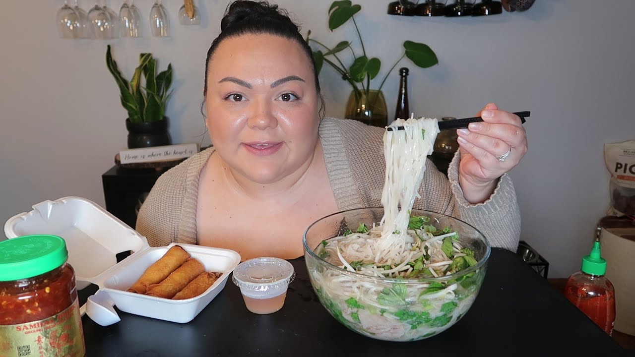 Pho and Egg Rolls Mukbang *Slurping