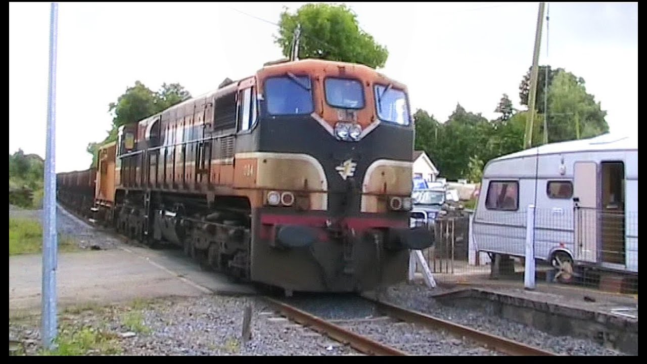 Irish Rail 071 Class 084 - PWD Ballast @ Grange (2009)