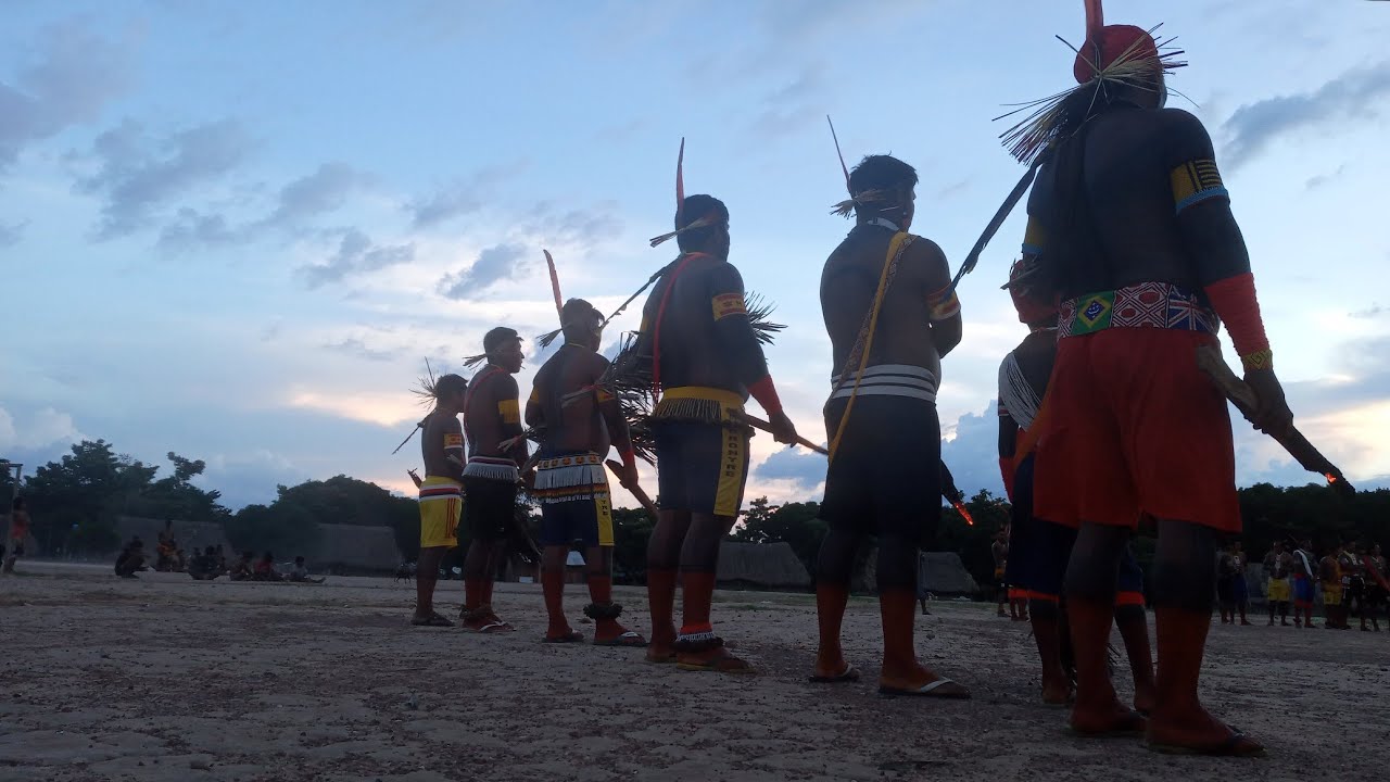 a festa de animação no final do ano (Mebengokre metoro❤