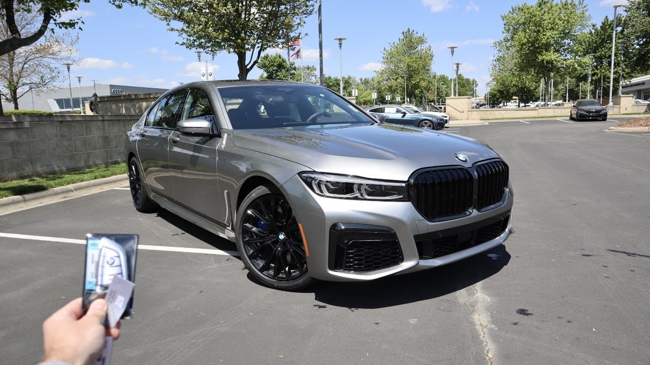 2022 BMW 740i: Start Up, Exhaust, Test Drive and Review