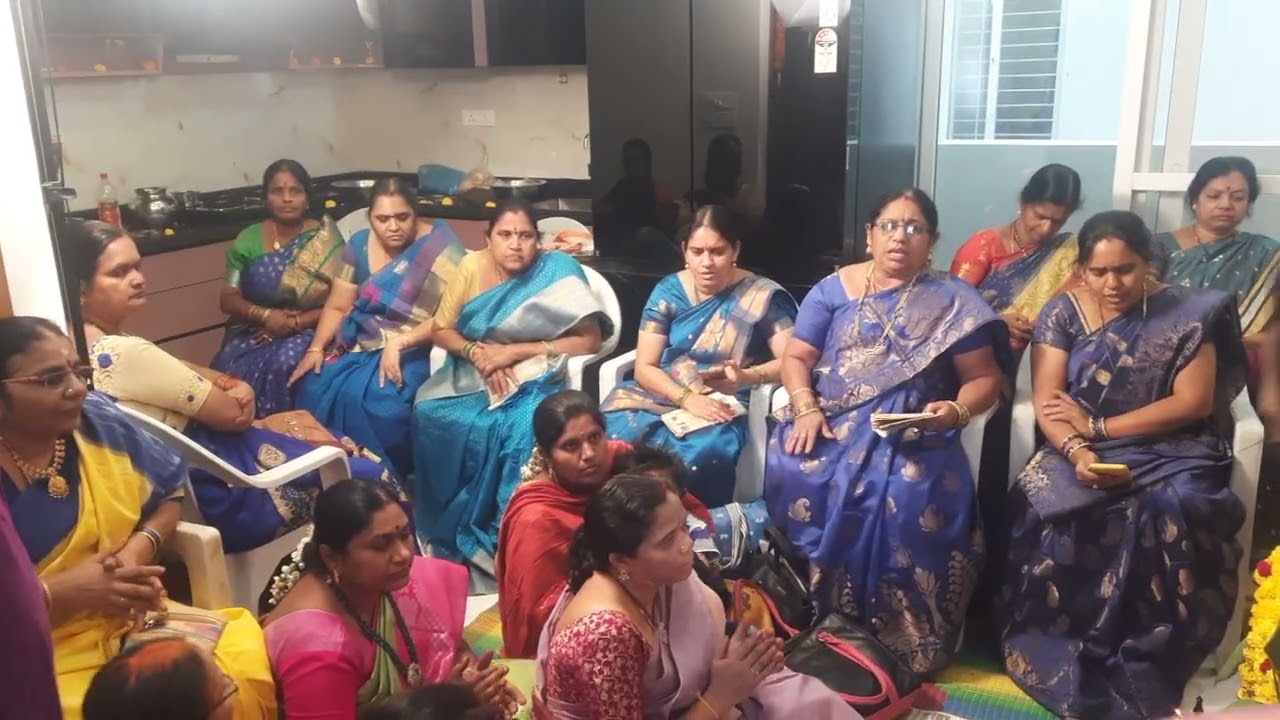 నూతన గృహప్రవేశం లో శ్రీమన్నారాయణుని...అష్టలక్ష్మీలని ఆహ్వానసంకీర్తన 🌹🙏🌹 లో మా స్వరగీతార్చన బృందం 