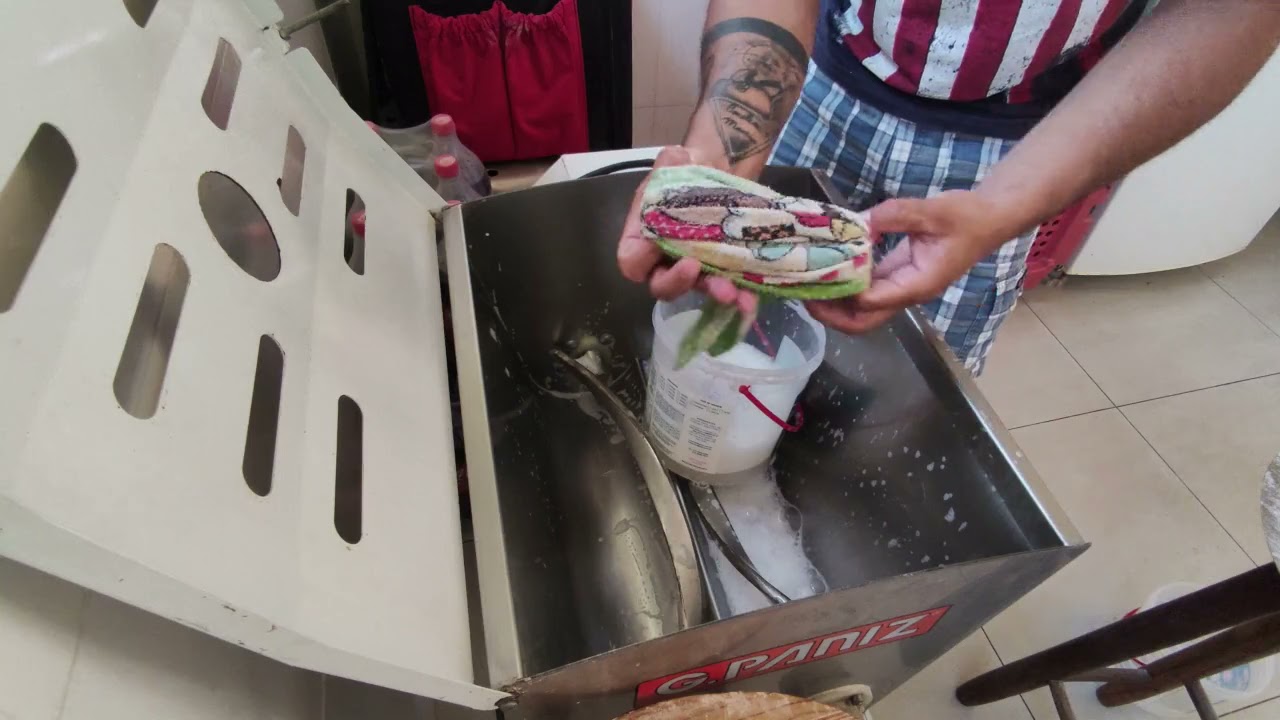 COMO LIMPAR MASSEIRA DE PIZZA