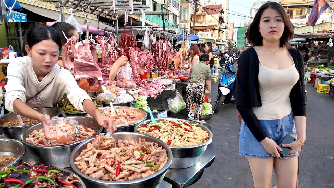 Best CAMBODIAN Street Food 2026 - Evening Walking Tour in Toul Tom Poung Market, Phnom Penh City