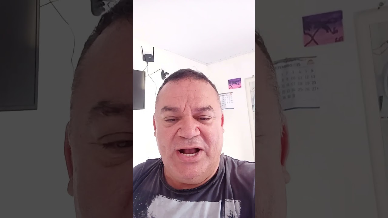 bolsonarista cortando chinelo havaina