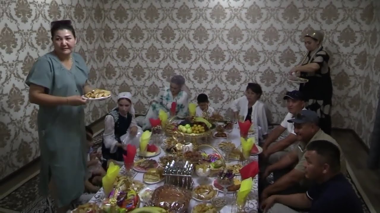 Гүлзина сырға салу