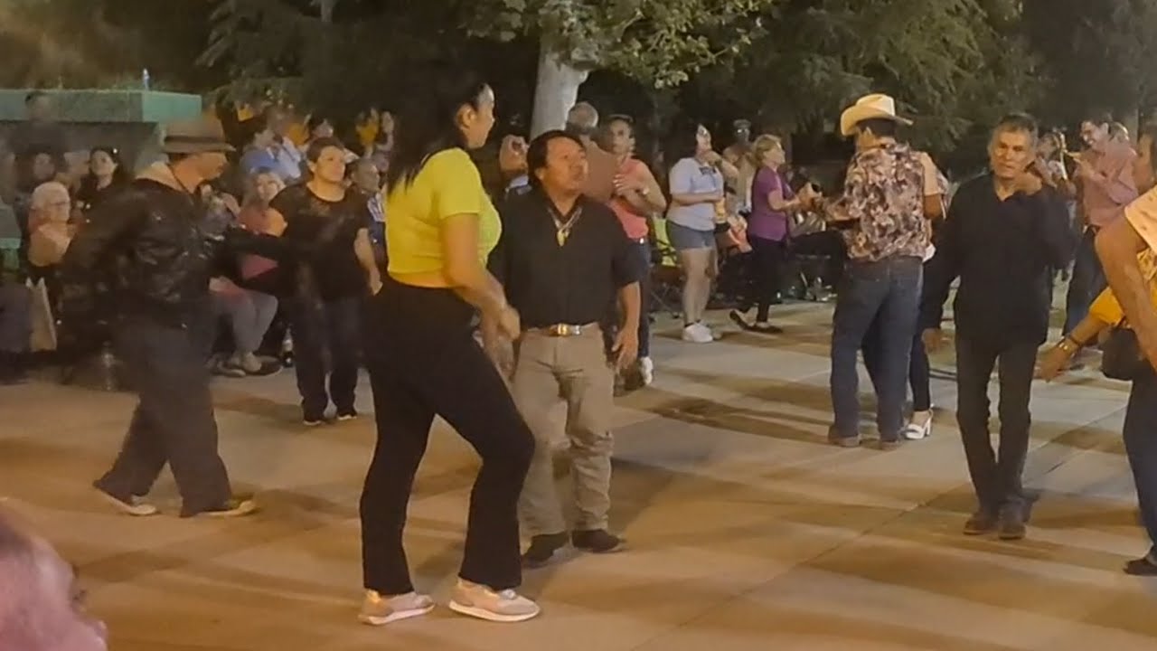 El jarocho y su morrita llegaron  a La Verbena