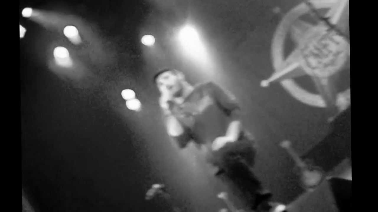 Corey Taylor - Q&A `` Relation with his UNKNOWN father``  deadly sins tour Montreal 2011