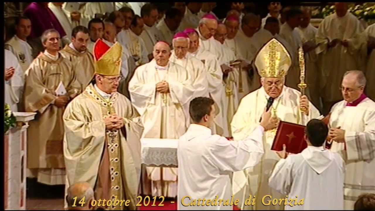Passaggio del Pastorale a mons. Carlo Redaelli - 14/10/2012 - Insediamento in Cattedrale (4/6)