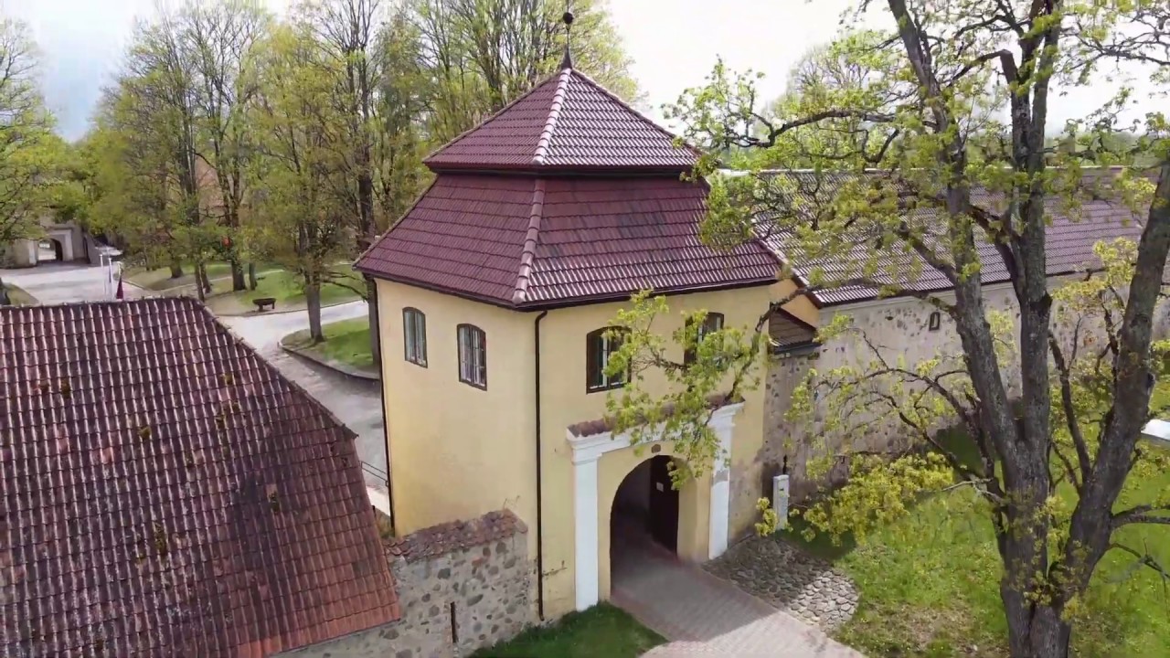 Поместье Шлокенбека с DJI MAVIC MINI. Šlokenbeka Manor from DJI MAVIC MINI.