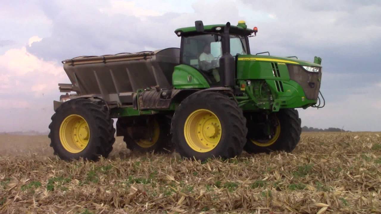 John Deere R4045 New Leader Spreader Box
