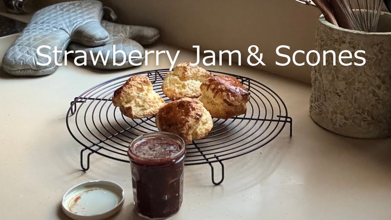 Small Batch Strawberry Jam & Scones｜ひと瓶ぶんのジャム