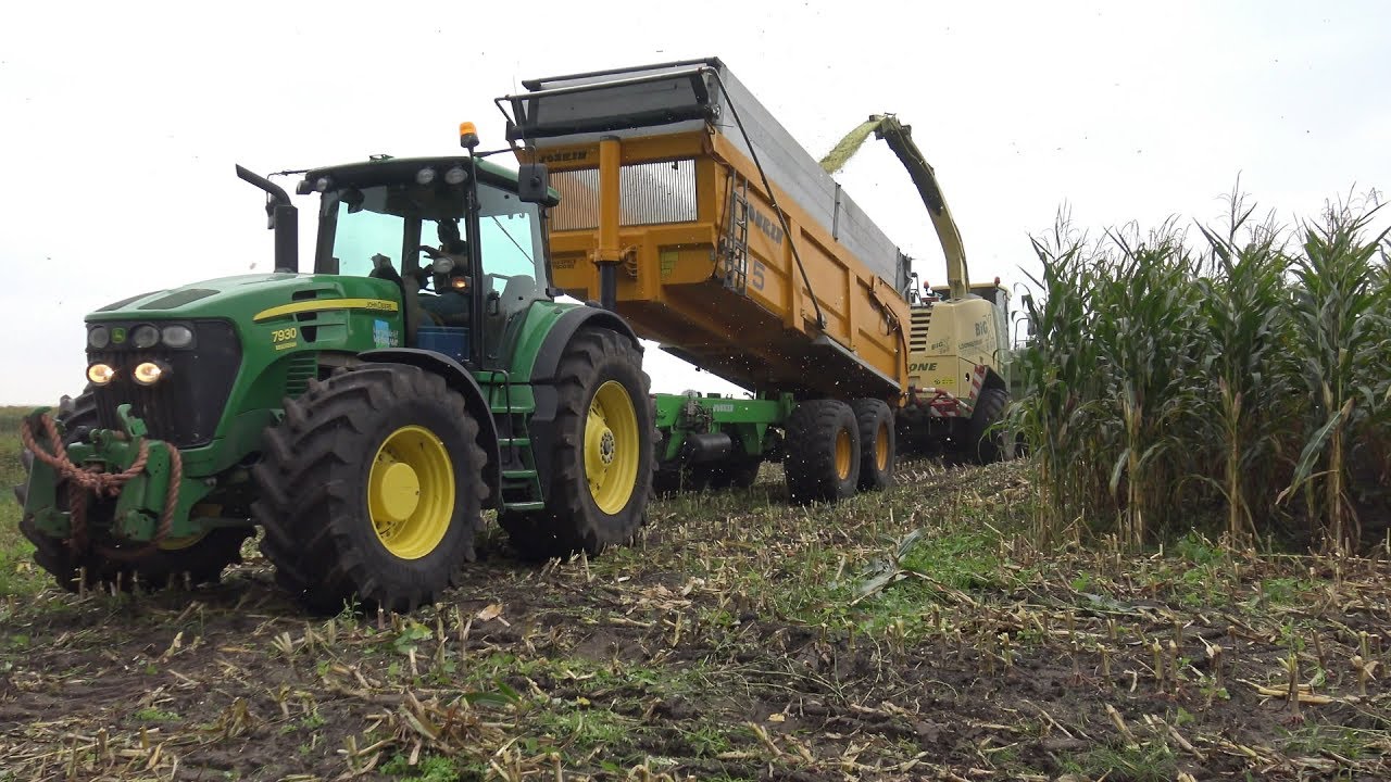 John Deere 7930 en 7820 met Krone BigX 650 + EasyCollect 12 rijer aan het mais hakselen (2017)