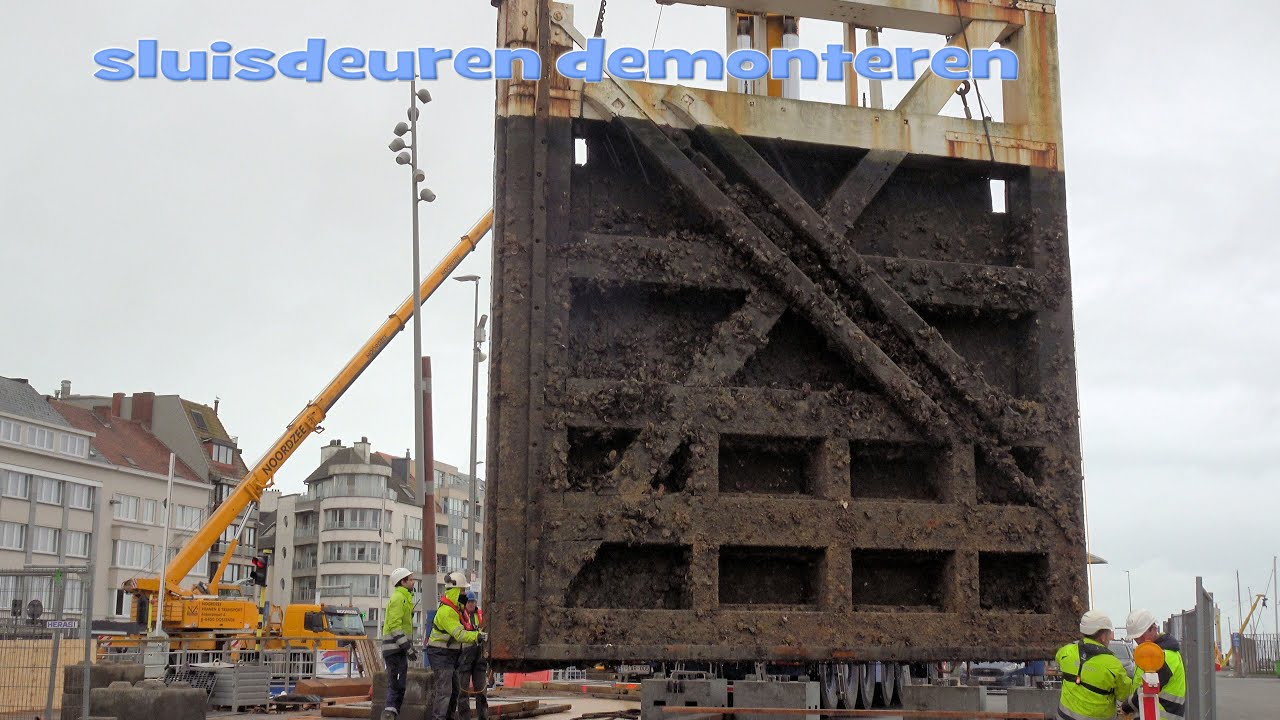 demonteren van sluisdeuren ,dismantling lock gates 4K