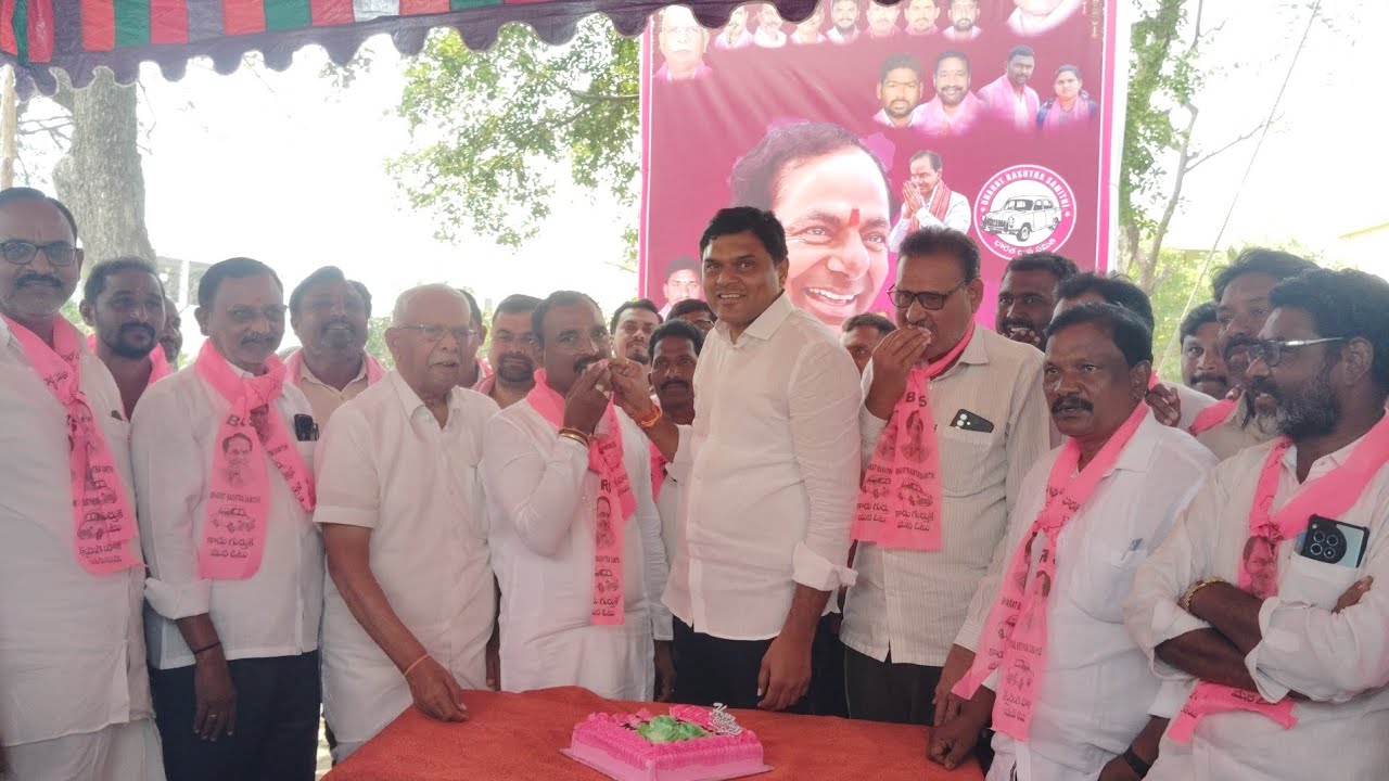 లక్షేటిపేటలో ఘనంగా కెసిఆర్ జన్మదిన వేడుకలు...