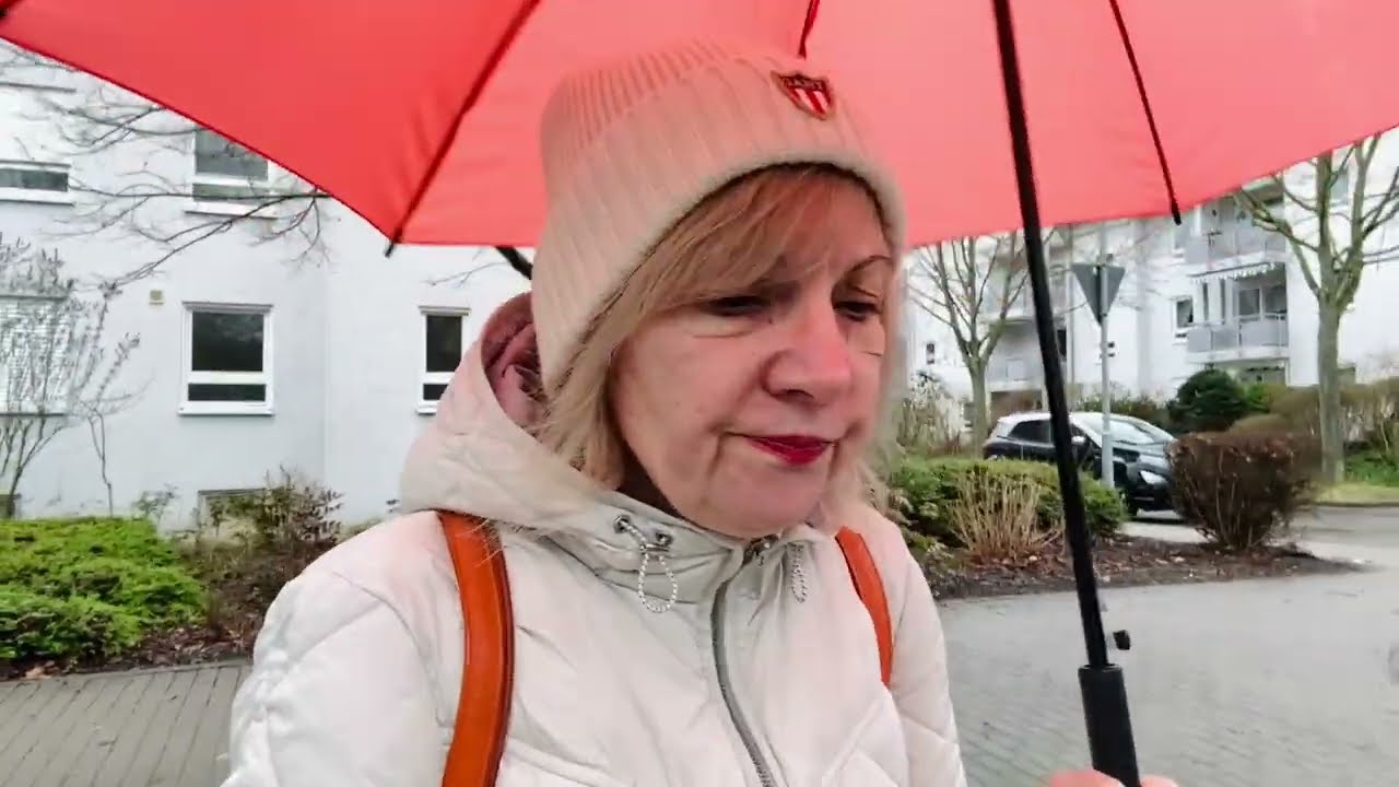 Навещаю родителей в дождь. Поможет ли социал? Распаковка ковра.
