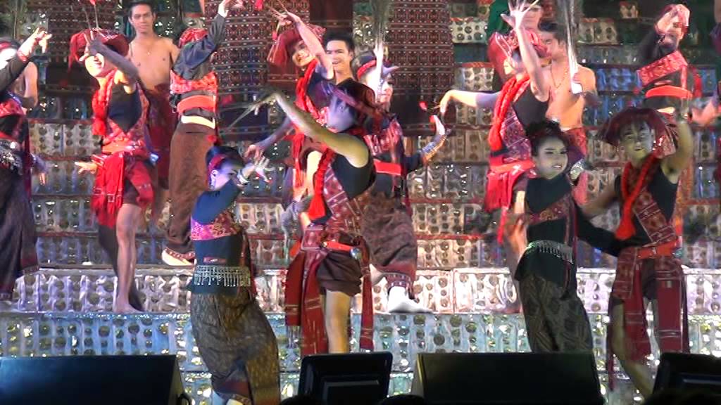 ฟ้อนละครภูไท - ศิลปินภูไทโชว์เปิดวง งานไทกะเลิง58
