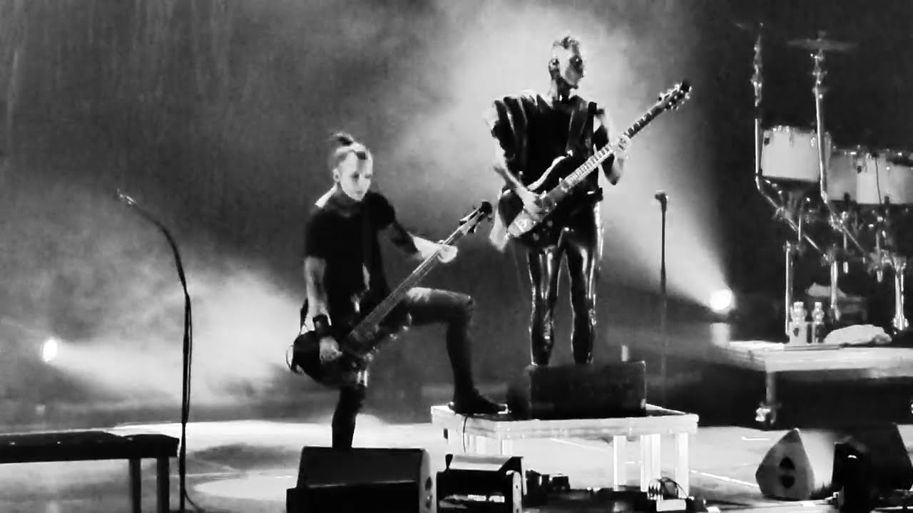 Lord of the Lost - La Bomba live @ Volle Kraft Voraus Festival 2022