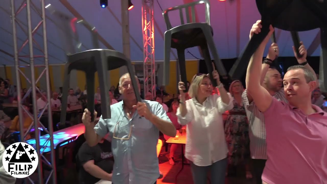 waar zijn die stoelen dan   Swoop