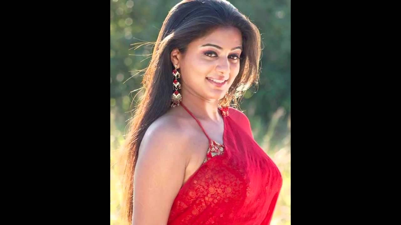 www.sareetimes.com-Priya Mani Saree Show