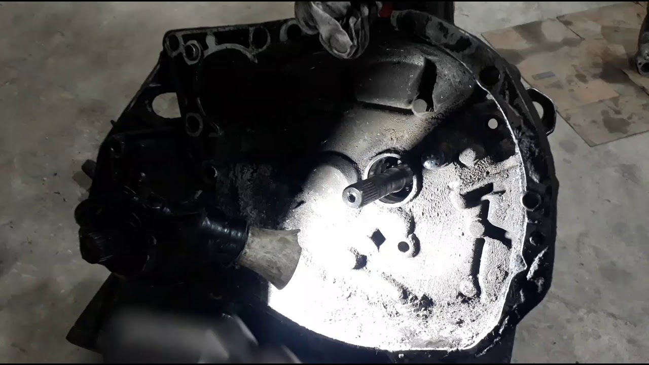 como cambiar embudo o centrador de ruleman sin desarmar caja!!! renault 9 19 kangoo Clio