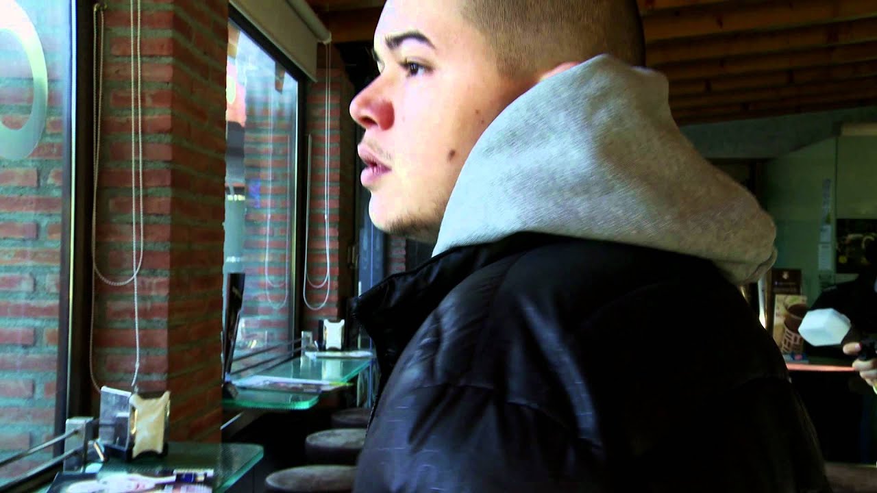 Y un caf&eacute;.. (Videoclip Oficial) Mi.amargo