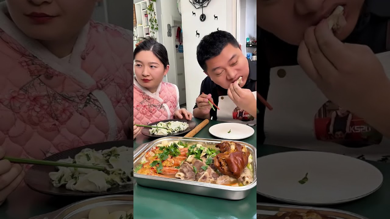 夫妻和好&hellip;&hellip; #food #挑食 #mukbang  #funny  #eat  #吃货推荐官  #美食分享日常 #夫妻 #美食 #有趣 #万万没想到