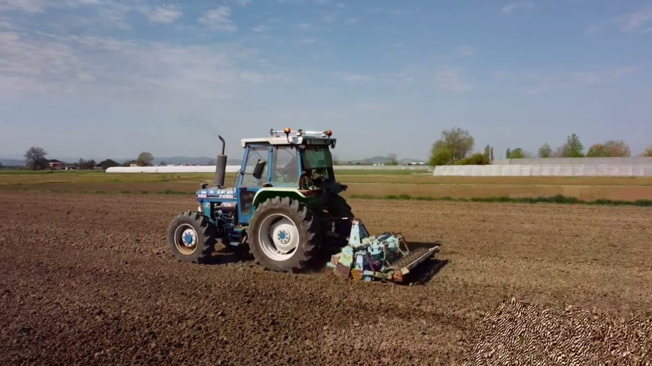 Ford 6610 in preparazione terreno pre semina mais