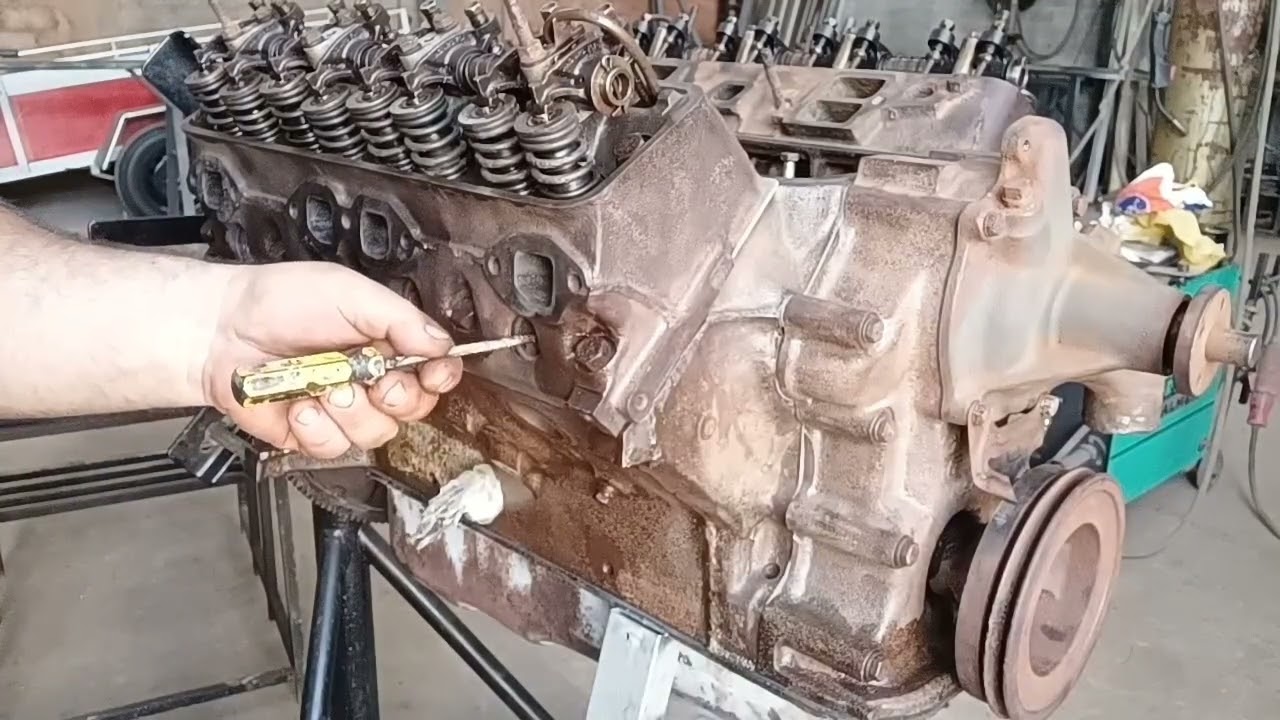 Parte 7/10 montagem completa do motor v8 272 ( instalação e ajuste do distribuidor e folgas)